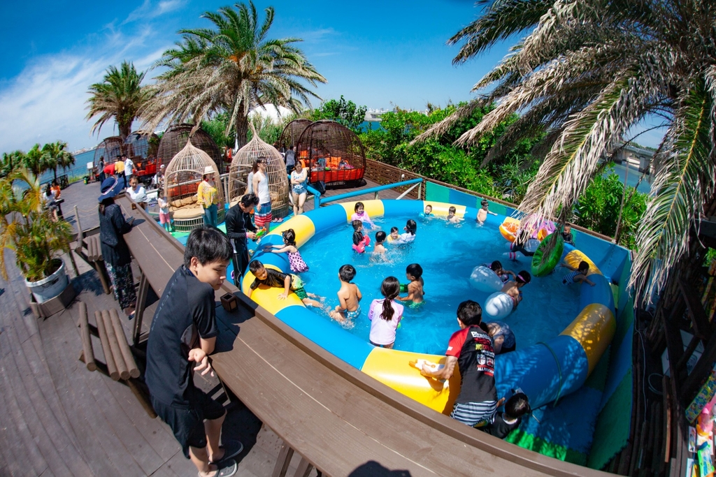 キッズエリア　バーベキューもプールもどっちも楽しい｜沖縄 那覇 手ぶらバーベキューならコージービーチクラブ cozy beach club