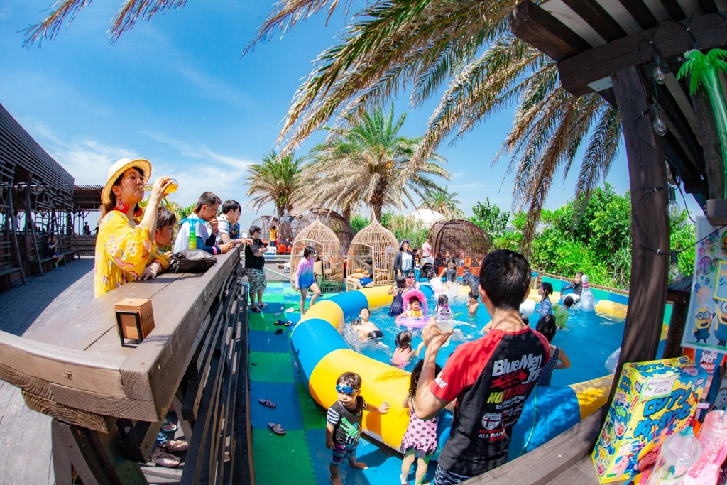 キッズエリア　大人も子供も楽しめる｜沖縄 那覇 手ぶらバーベキューならコージービーチクラブ cozy beach club