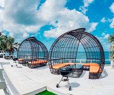 沖縄県那覇市でバーベキューならコージービーチ。手ぶらでバーベキューするならパームエリア