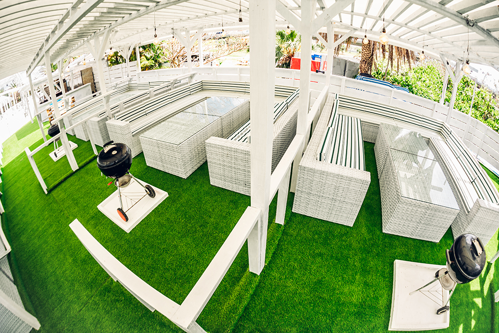 TERRACE AREA テラスエリア02|沖縄 那覇 手ぶらバーベキューならコージービーチクラブ cozy beach club