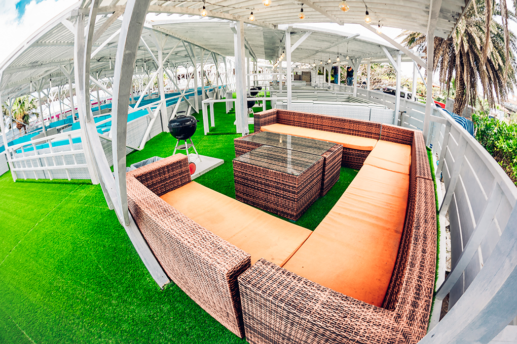 TERRACE AREA テラスエリア04|沖縄 那覇 手ぶらバーベキューならコージービーチクラブ cozy beach club